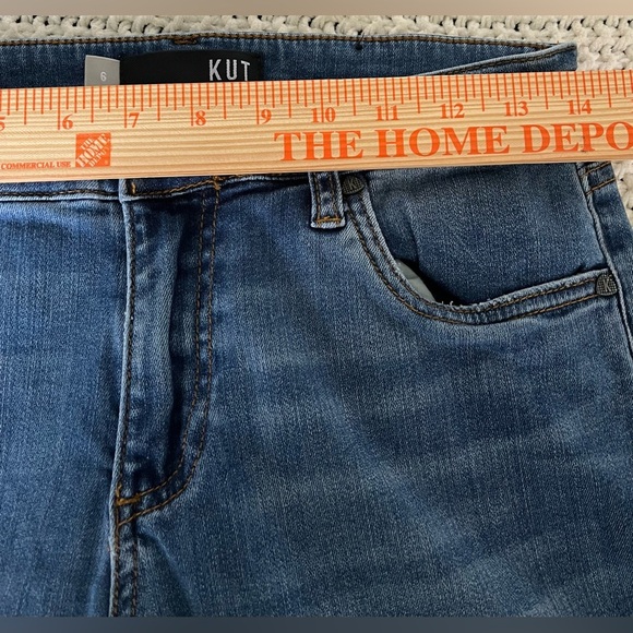 Kut From the Kloth Women's Donna Ankle Skinny Blue Jeans w/Frayed Hem; Size 6 - Picture 9 of 10